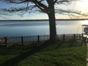 Tranquil Lake Retreat - Image 2