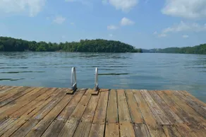 Cheerful 3 BR Boone Lake Lakefront Vacation Home - Image 3