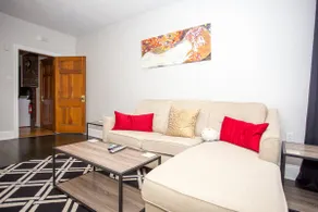 Spacious 2 Bdrm in South Side Flats - Image 2