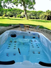 Gîte in a green setting with private hot tub - Image 3