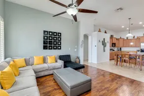 Perfect for workers/families-Cards stadium 6 bed - Image 3