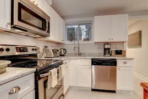 Gorgeous Designed 2-bedroom in DC, with parking! - Image 5
