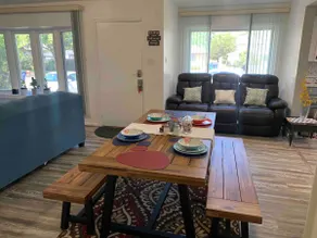 Spacious 2-br, 1 bath home w/AC near Naval Base - Image 2