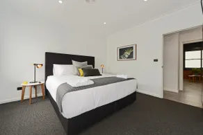 Designer Living within Historic Art Deco Building - Image 4