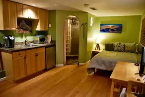 Midtown Oasis Cottage - Image 5