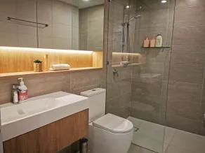 2BR Broadbeach apt 180° skyline view 90sqm - Image 3