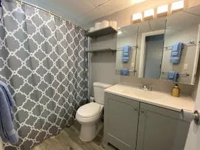2 bedroom Waikiki condo FREE parking 4beds - Image 3
