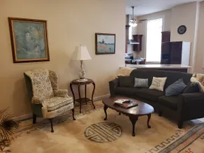 Upscale and Quiet Retreat - Image 4