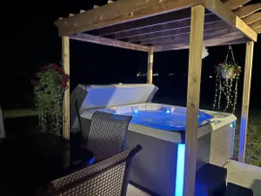 4-Bedroom in Lower Level with Hot Tub & Kitchenette - Image 5