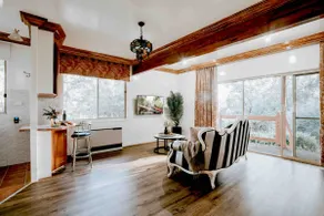 Romantic apartment immersed in nature - Image 2