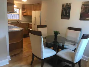 Lovely 2BDRM Apartment Ideal Location Free Parking - Image 4