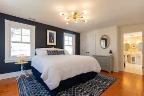 Large downtown captain's house 9bd. - Image 4