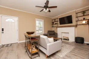 Cottage on Elm - Image 3