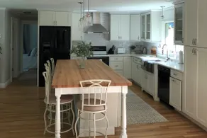 Contemporary Family Ranch Close to Lake & Mountain - Image 5