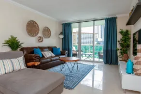 Beautiful 1 bedroom apartment fully furnished steps away from the beach - Image 3