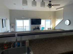 Beautiful Big Lake Front House W/gorgeous lake views - Image 4