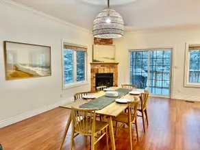 Luxurious Getaway - Near Sandbanks and Wineries - Image 3