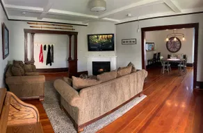 Entire Heritage Apartment w City & Mountain Views - Image 3