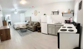 Beautiful, roomy studio duplex . - Image 2