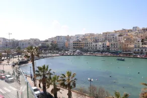 Seafront-sleeps 6-free wifi-Apt 2 - Image 3