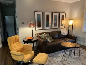 Quiet loft on private drive in Historic Folsom - Image 5