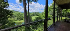 Riverside Mountain Getaway - Image 3