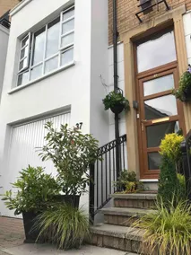 Beautiful 4 bedroom Townhouse minutes from Belfast - Image 4