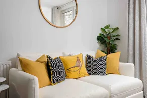 5mins to Queen Palace, FREE parking - Image 2
