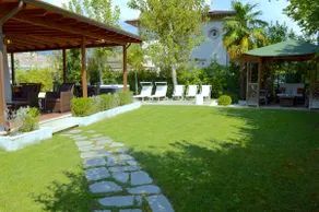 Villa Forte dei Marmi 600m do mar com jacuzzi no jardim - Image 2