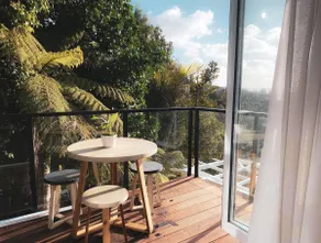 Titirangi native hideaway [2 Bdrm Ensuite Apt] - Image 3