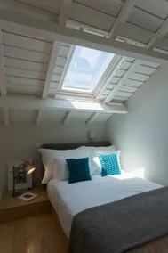 Seventyset flats - Mezzanine with River View - Image 3