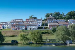 Holiday Home *** - 2 Bedrooms - Heated Pools - Image 3