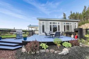 Lakefront Chalet w Hot Tub, Sauna, Pool Table - Image 2
