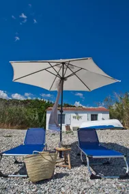 Quiet Little House on the Beach - Image 5