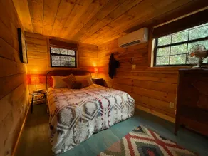 Ursa Minor Waterfall Cabin - Image 4