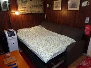 Captains cabin - Image 3