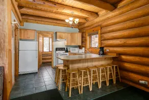Beautiful Rustic Chalet in the Heart of Rockies - Image 3