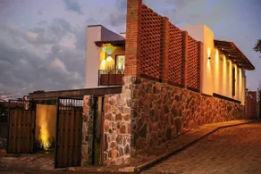 Tres Piedras Cabin - Image 2