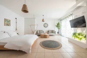 Athenian home - Image 2