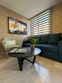 Comfortable and Attractive Apartment with Private Garden - Image 3