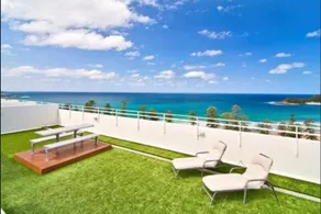 Centre of Manly Beach Apartment - Rooftop Pool - Image 2