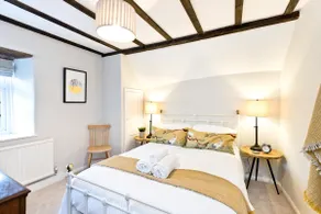 Sleeps 4 stylish cottage close to the Monsal Trail - Image 2