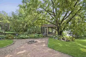 5 bdrm/sleeps12 Lakeside Getaway  - Image 4