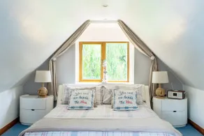 Romantic Hideaway-Couple’s Bath-Balcony-Rural/Sea - Image 3
