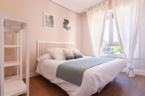 Comfortable and bright, 5 minutes from the beach - Image 2