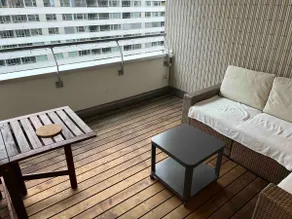 Bright modern home· 2 workspaces, balcony & piano - Image 3