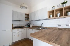 Bay View Apartment - Image 5