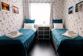 Cozy 2 bedroom apartment with bedding and bath towels - Image 5