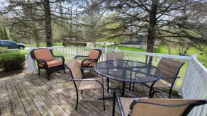 Cheerful 2 bedroom home, outside deck, parking - Image 5