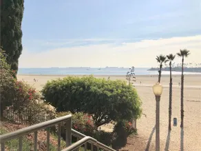 Big Sunny Getaway | Walk to Beach & Downtown - Image 5